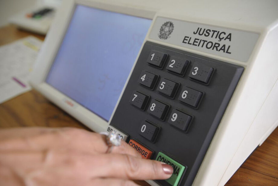 02-1023-0095-urna-eletronica-go