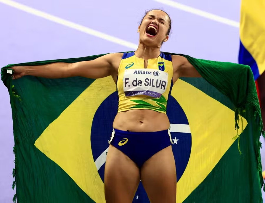 fernanda-yara-e-ouro-e-maria-clara-augusto-fatura-bronze