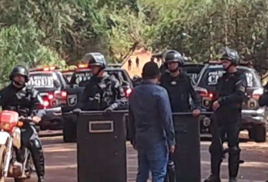 com-choque-pm-tenta-desbloquear-vias-interditadas-por-indigenas