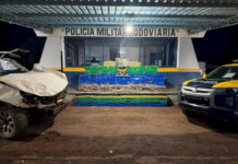 Capotamento revela 1,8 tonelada de drogas