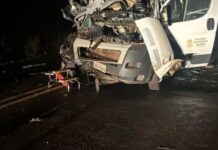 Acidente entre van da saúde, caminhão e pick-up deixa quatro mortos na MS-156